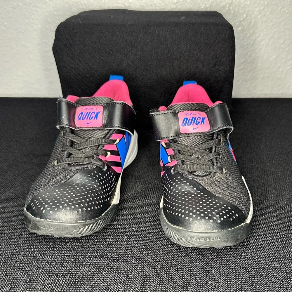 Nike Team Hustle‎ Quick 2 youth sneakers